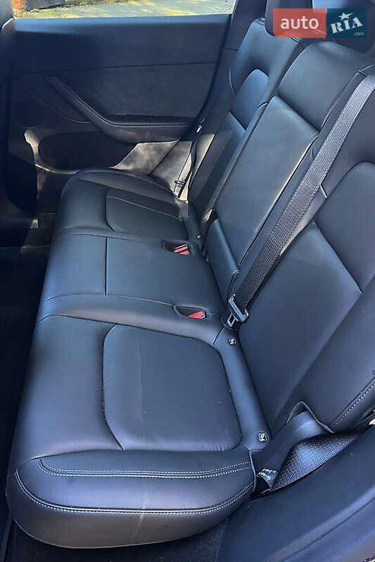 Внедорожник / Кроссовер Tesla Model Y 2021 в Киеве