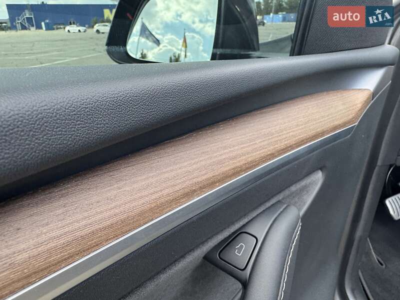 Внедорожник / Кроссовер Tesla Model Y 2024 в Днепре