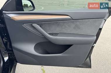 Внедорожник / Кроссовер Tesla Model Y 2024 в 