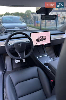 Внедорожник / Кроссовер Tesla Model Y 2024 в 