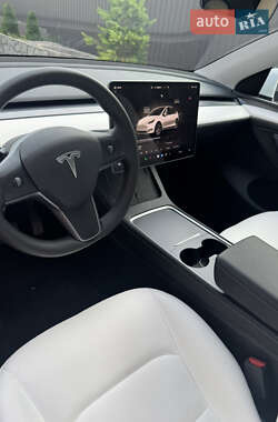 Позашляховик / Кросовер Tesla Model Y 2023 в 