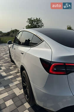 Позашляховик / Кросовер Tesla Model Y 2023 в 