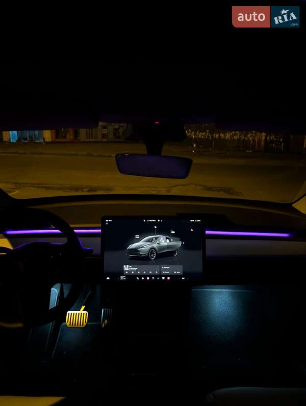 Внедорожник / Кроссовер Tesla Model Y 2022 в Киеве