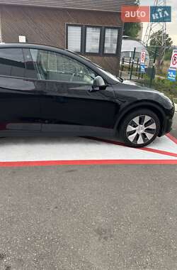 Внедорожник / Кроссовер Tesla Model Y 2024 в 