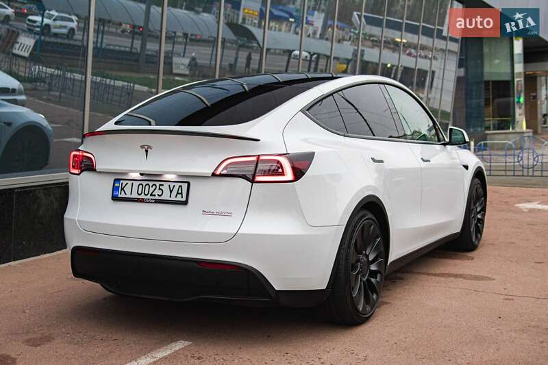 Внедорожник / Кроссовер Tesla Model Y 2022 в Киеве