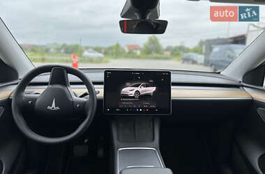 Внедорожник / Кроссовер Tesla Model Y 2022 в 