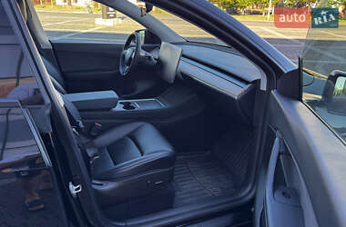 Внедорожник / Кроссовер Tesla Model Y 2021 в 