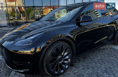 Внедорожник / Кроссовер Tesla Model Y 2021 в 
