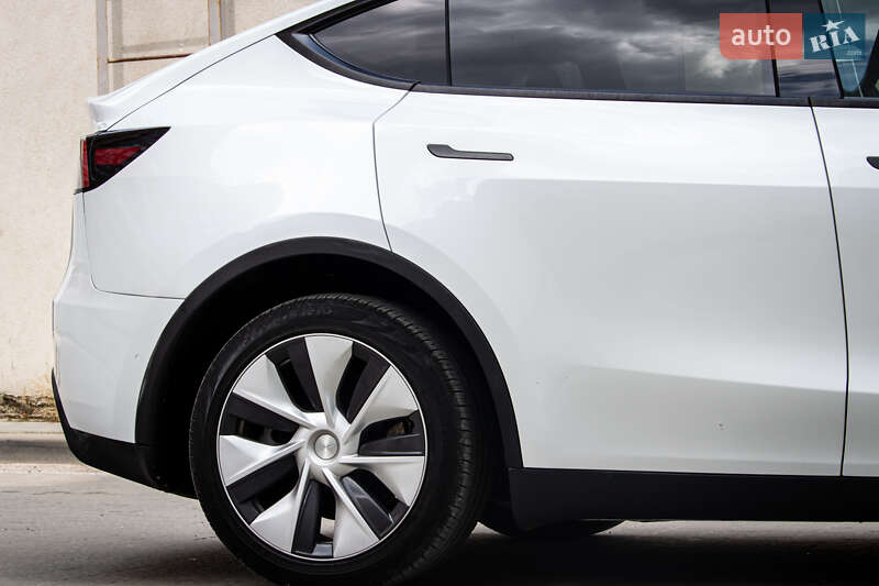 Внедорожник / Кроссовер Tesla Model Y 2021 в Львове