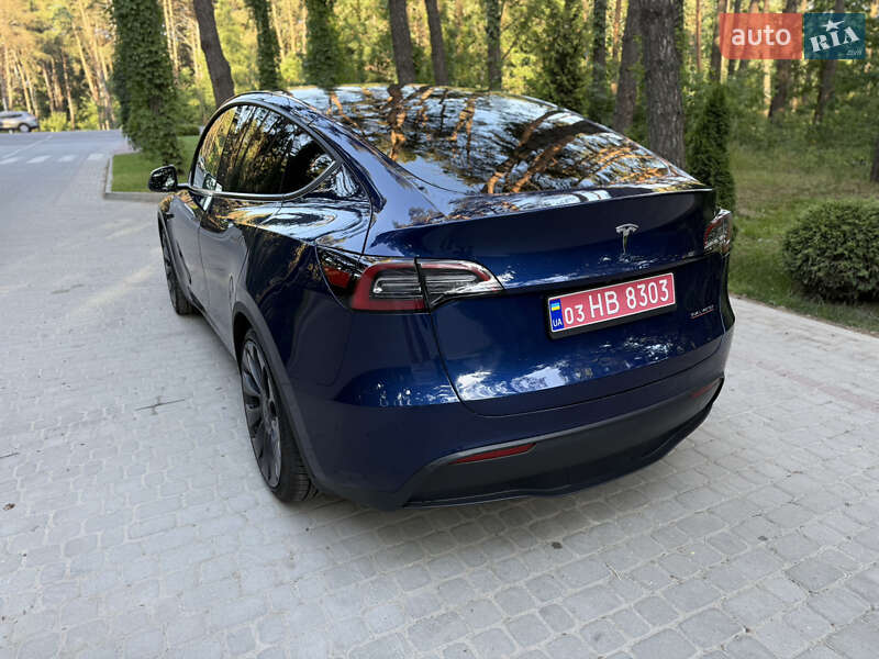 Внедорожник / Кроссовер Tesla Model Y 2023 в Львове