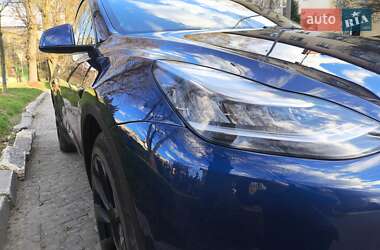 Внедорожник / Кроссовер Tesla Model Y 2021 в 