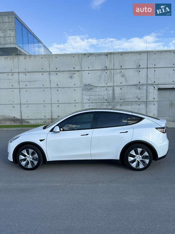 Внедорожник / Кроссовер Tesla Model Y 2020 в Киеве