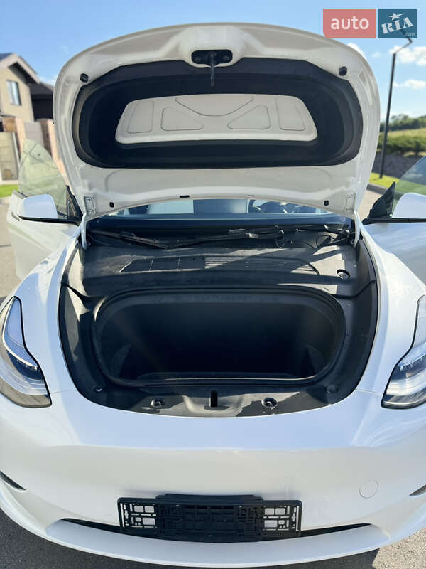 Внедорожник / Кроссовер Tesla Model Y 2020 в Киеве