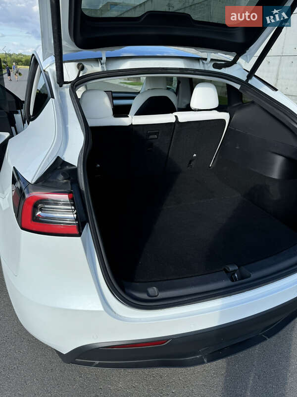 Внедорожник / Кроссовер Tesla Model Y 2020 в Киеве