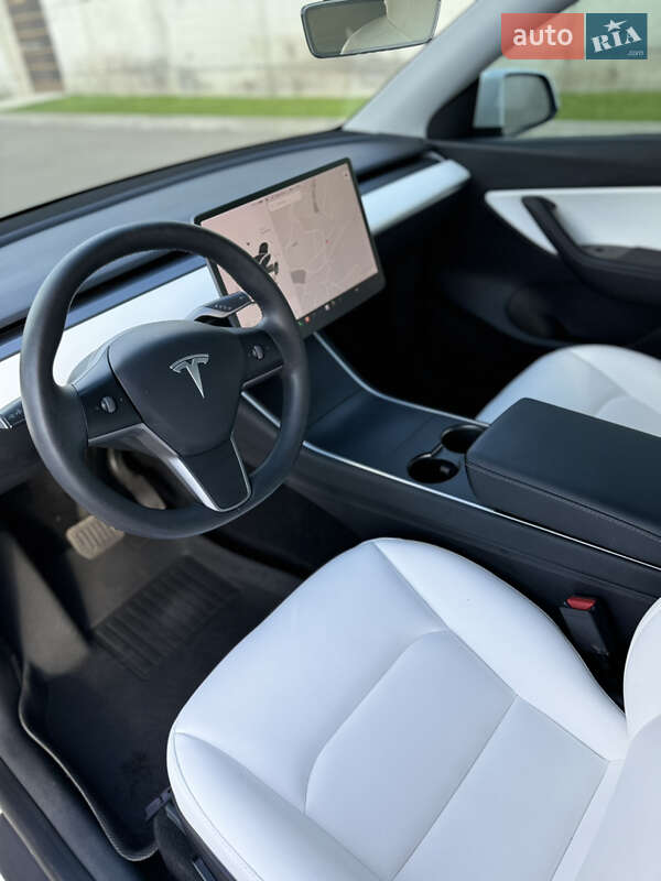 Внедорожник / Кроссовер Tesla Model Y 2020 в Киеве