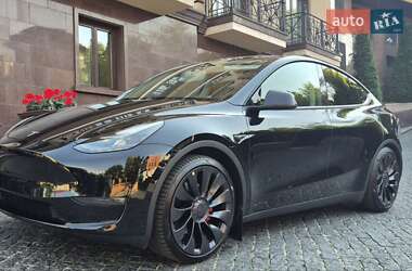 Внедорожник / Кроссовер Tesla Model Y 2024 в Киеве