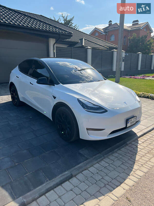 Внедорожник / Кроссовер Tesla Model Y 2022 в 
