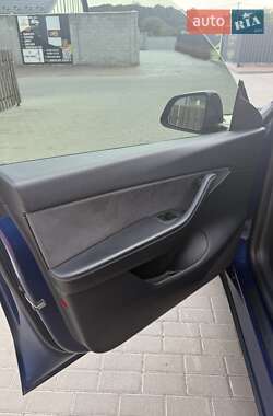 Внедорожник / Кроссовер Tesla Model Y 2021 в 