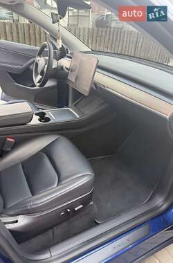 Внедорожник / Кроссовер Tesla Model Y 2021 в 