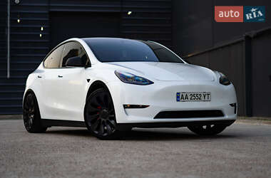 Внедорожник / Кроссовер Tesla Model Y 2024 в Киеве