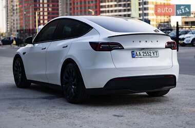 Внедорожник / Кроссовер Tesla Model Y 2024 в 