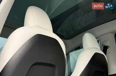 Позашляховик / Кросовер Tesla Model Y 2022 в 