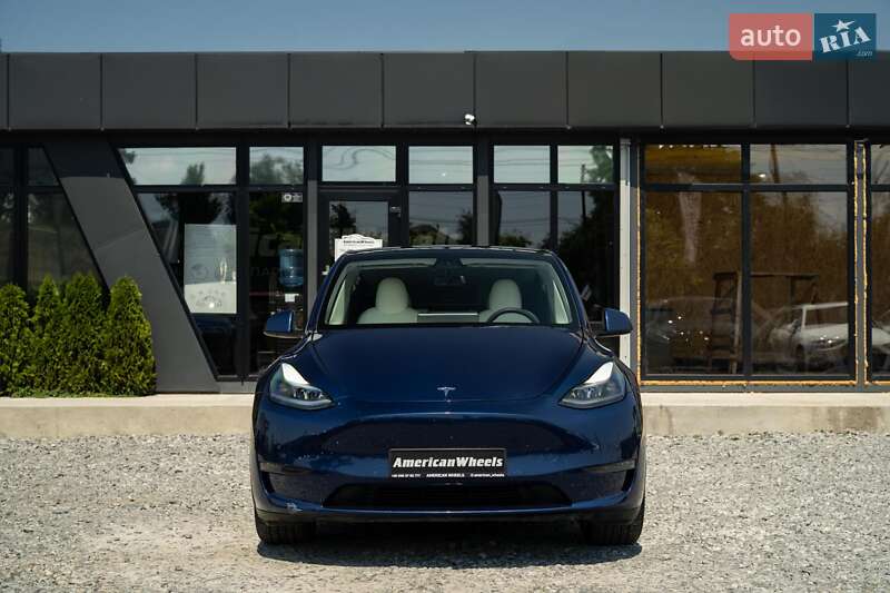 Позашляховик / Кросовер Tesla Model Y 2021 в Чернівцях