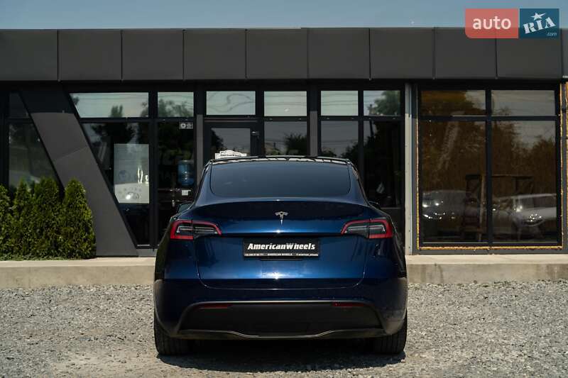 Позашляховик / Кросовер Tesla Model Y 2021 в Чернівцях
