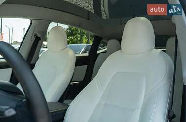Позашляховик / Кросовер Tesla Model Y 2021 в 