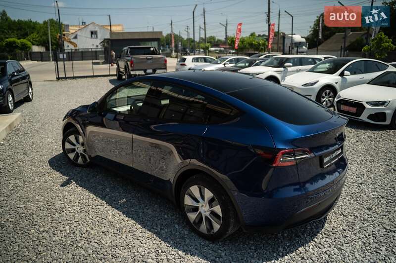 Позашляховик / Кросовер Tesla Model Y 2021 в Чернівцях