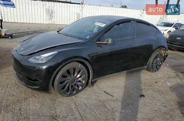 Внедорожник / Кроссовер Tesla Model Y 2021 в 