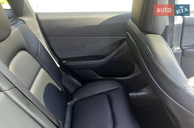 Позашляховик / Кросовер Tesla Model Y 2021 в 