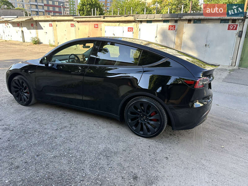 Внедорожник / Кроссовер Tesla Model Y 2024 в Одессе