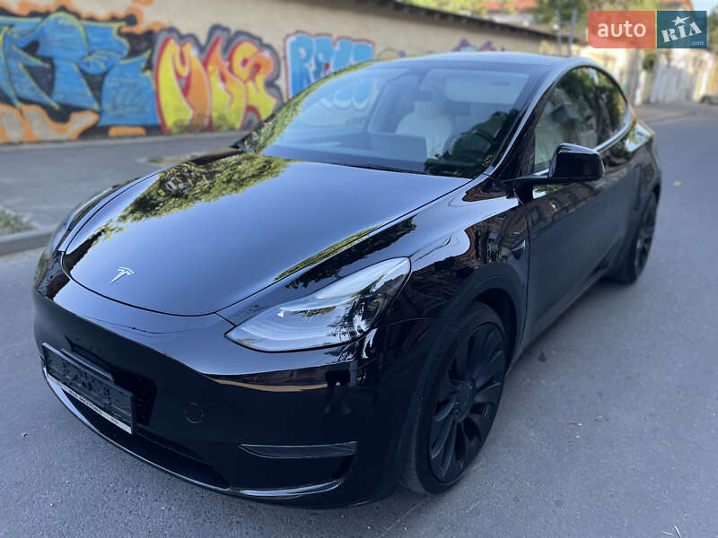 Внедорожник / Кроссовер Tesla Model Y 2024 в Одессе