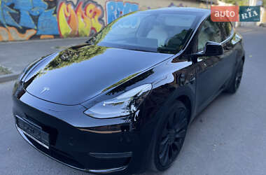Позашляховик / Кросовер Tesla Model Y 2024 в 