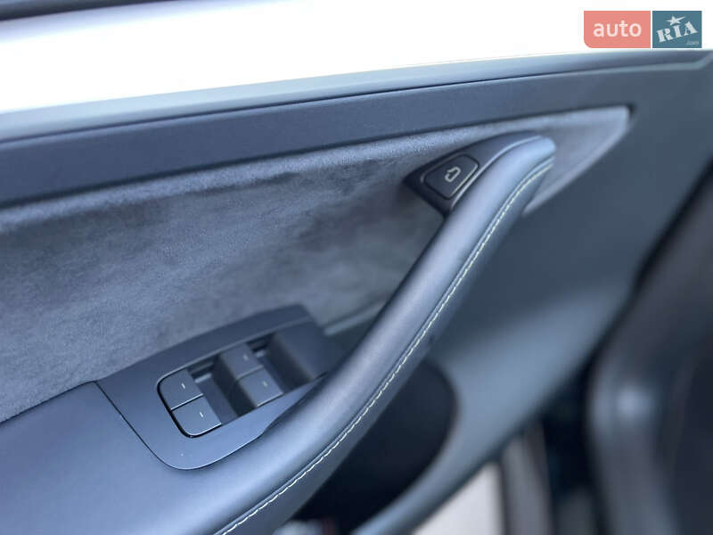 Внедорожник / Кроссовер Tesla Model Y 2024 в Одессе