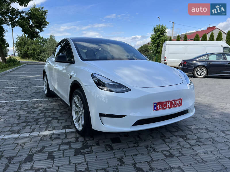 Позашляховик / Кросовер Tesla Model Y 2021 в Львові