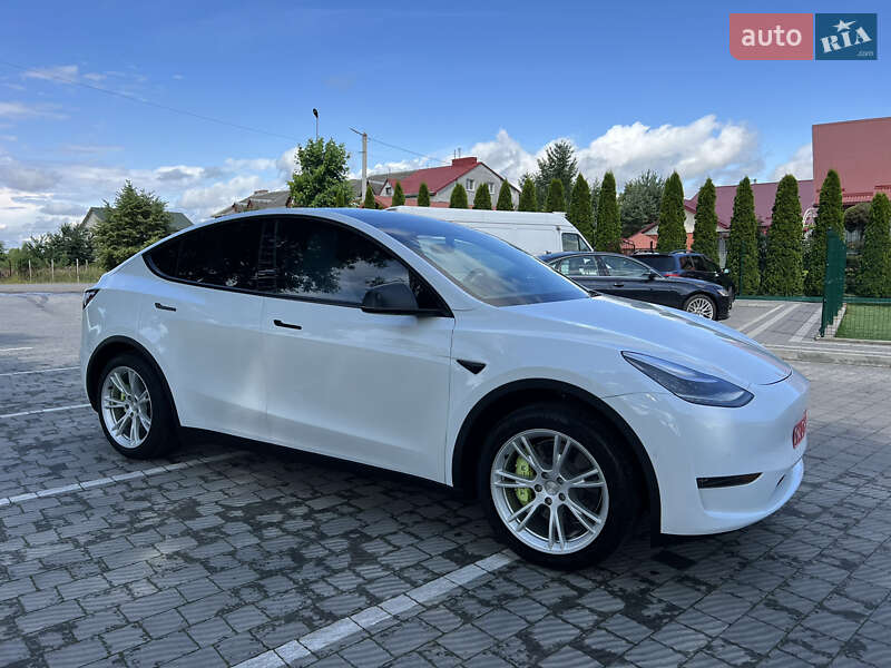 Позашляховик / Кросовер Tesla Model Y 2021 в Львові