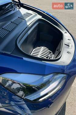 Позашляховик / Кросовер Tesla Model Y 2024 в 