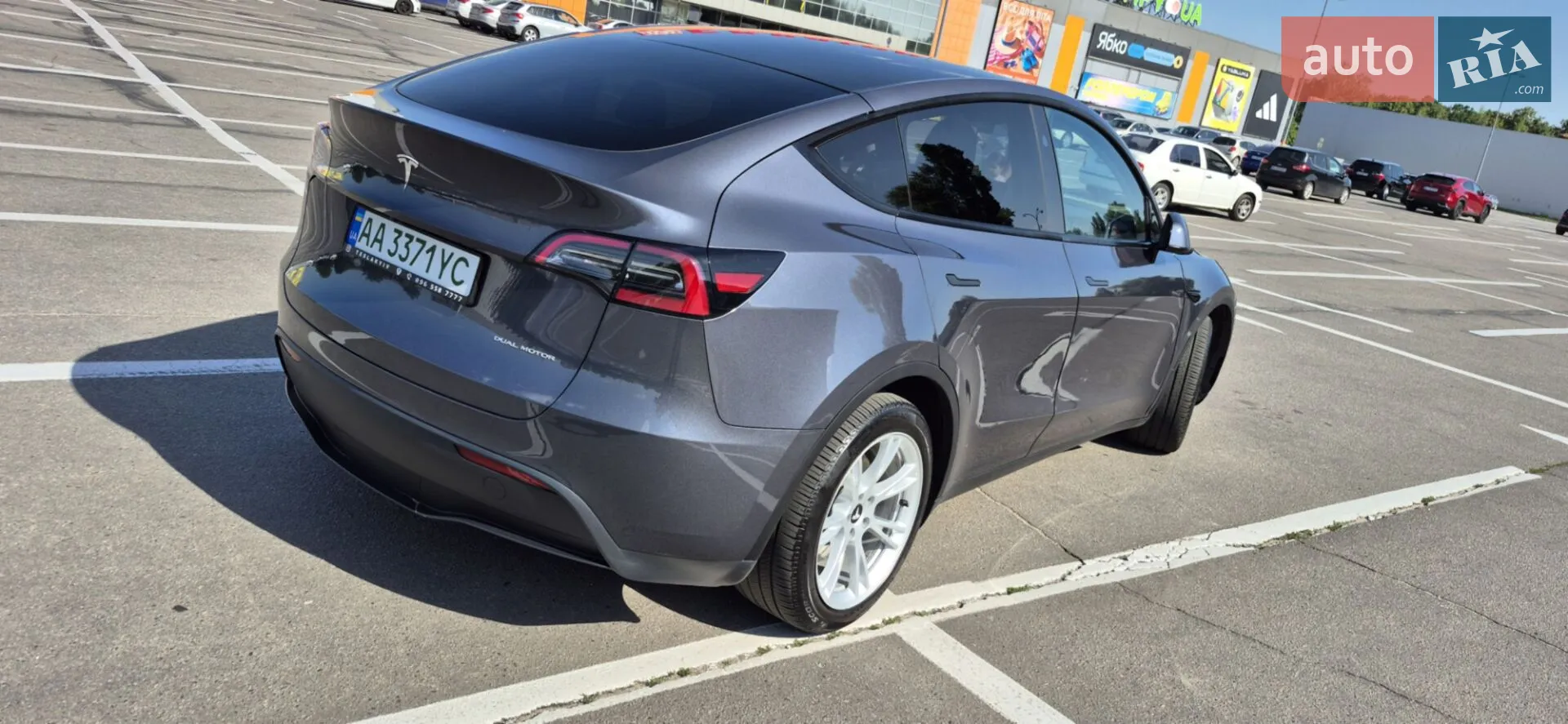 2023 Tesla Model Y - мініатюра 3