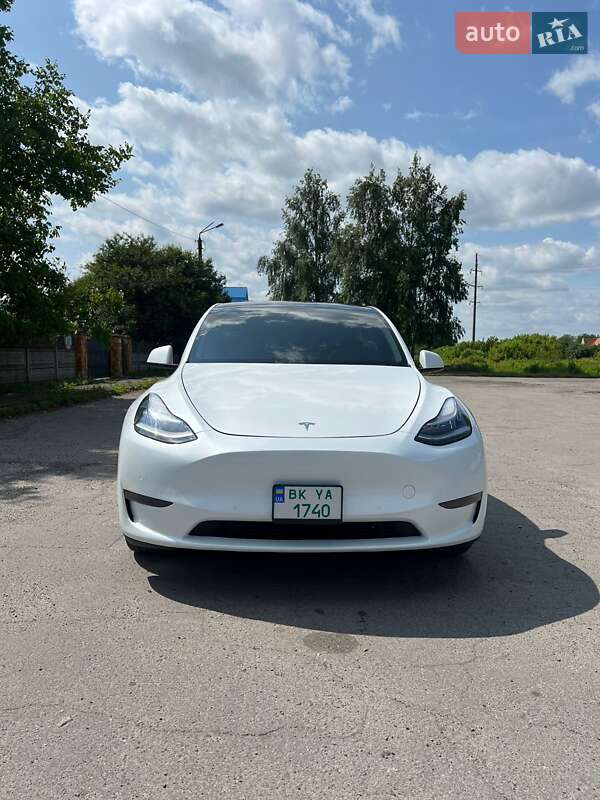 Внедорожник / Кроссовер Tesla Model Y 2020 в Ровно