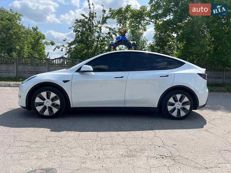 Внедорожник / Кроссовер Tesla Model Y 2020 в Ровно
