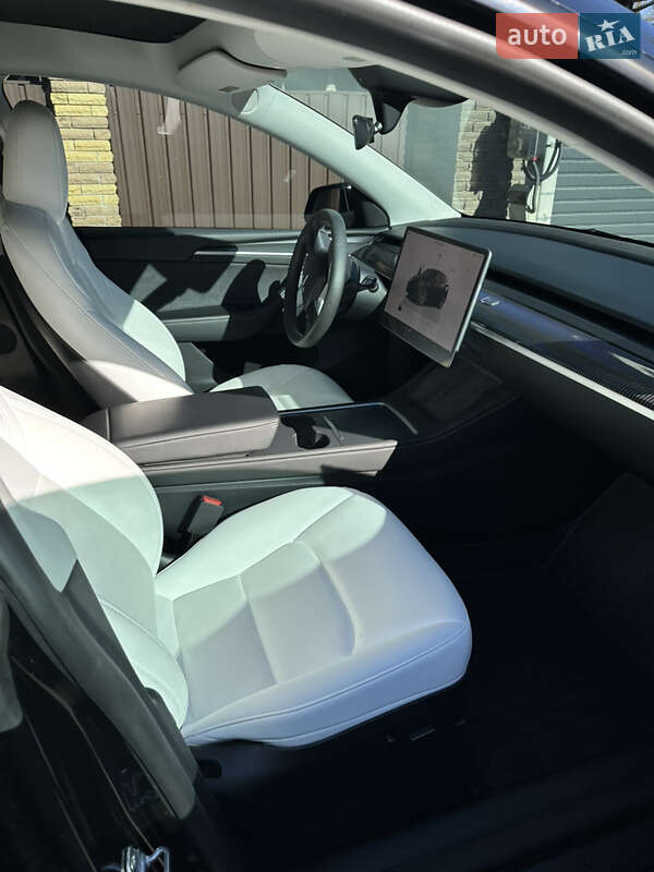 Позашляховик / Кросовер Tesla Model Y 2023 в Києві