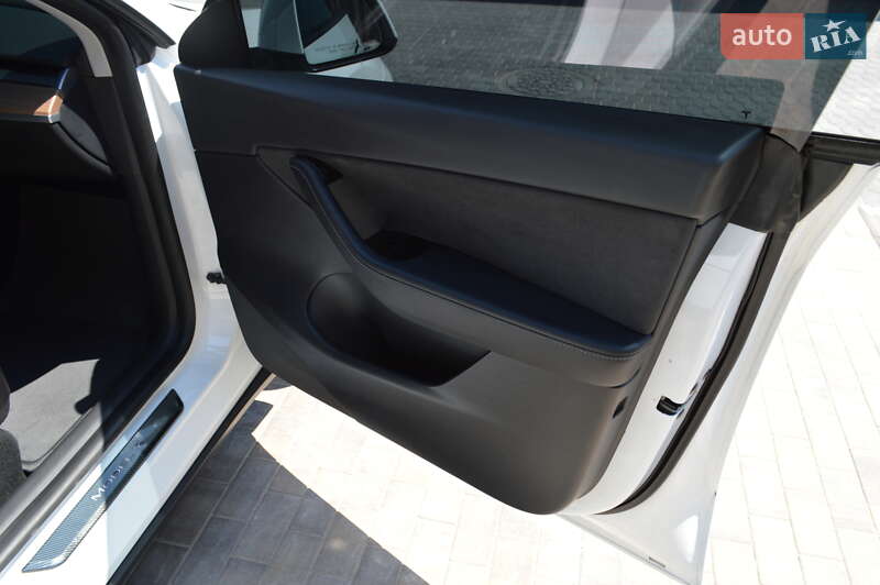 Позашляховик / Кросовер Tesla Model Y 2021 в Одесі