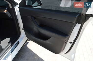 Внедорожник / Кроссовер Tesla Model Y 2021 в 