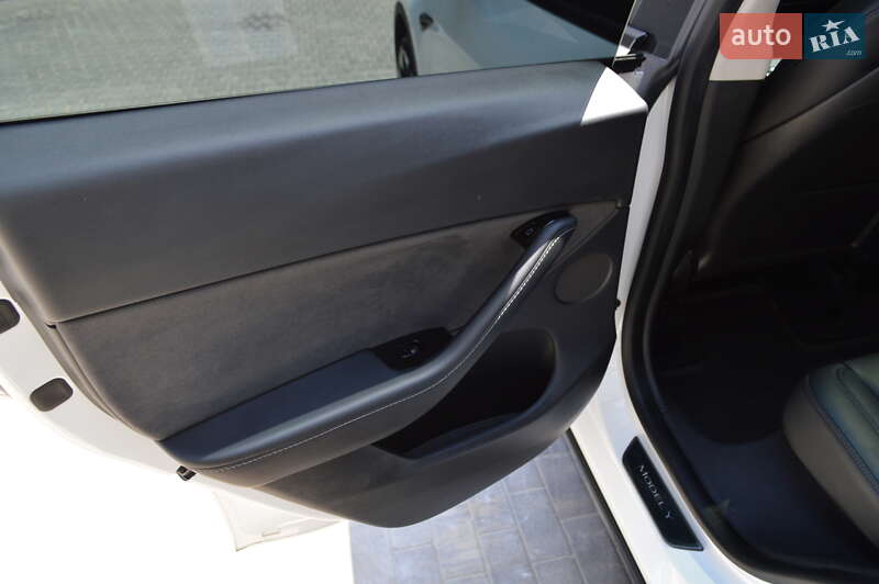 Позашляховик / Кросовер Tesla Model Y 2021 в Одесі