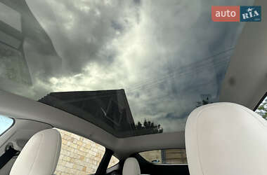 Позашляховик / Кросовер Tesla Model Y 2022 в 