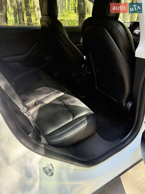Внедорожник / Кроссовер Tesla Model Y 2022 в Ирпене