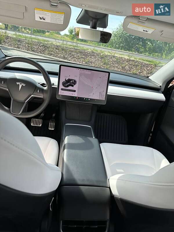 Внедорожник / Кроссовер Tesla Model Y 2021 в Львове