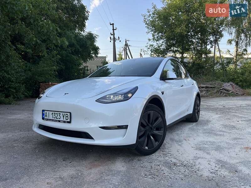 Позашляховик / Кросовер Tesla Model Y 2024 в 